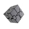 Cube infini antistress métal noir violet }