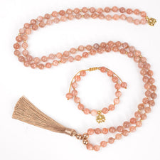 Collier Mala en pierre de soleil naturelle et lotus