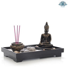 Jardin zen avec bouddha