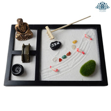 Jardin zen bouddha avec pierres portes bonheurs