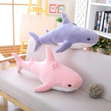 Requin kawaii en peluche