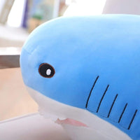 Requin kawaii en peluche