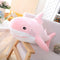 Requin kawaii en peluche }